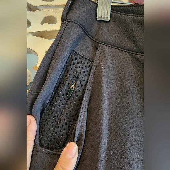 OUTDOOR VOICES REC TRECK ZIP-OFF BLACK WOMEN'S PANTS RETAIL $138 SIZE MEDIUM - Picture 10 of 16